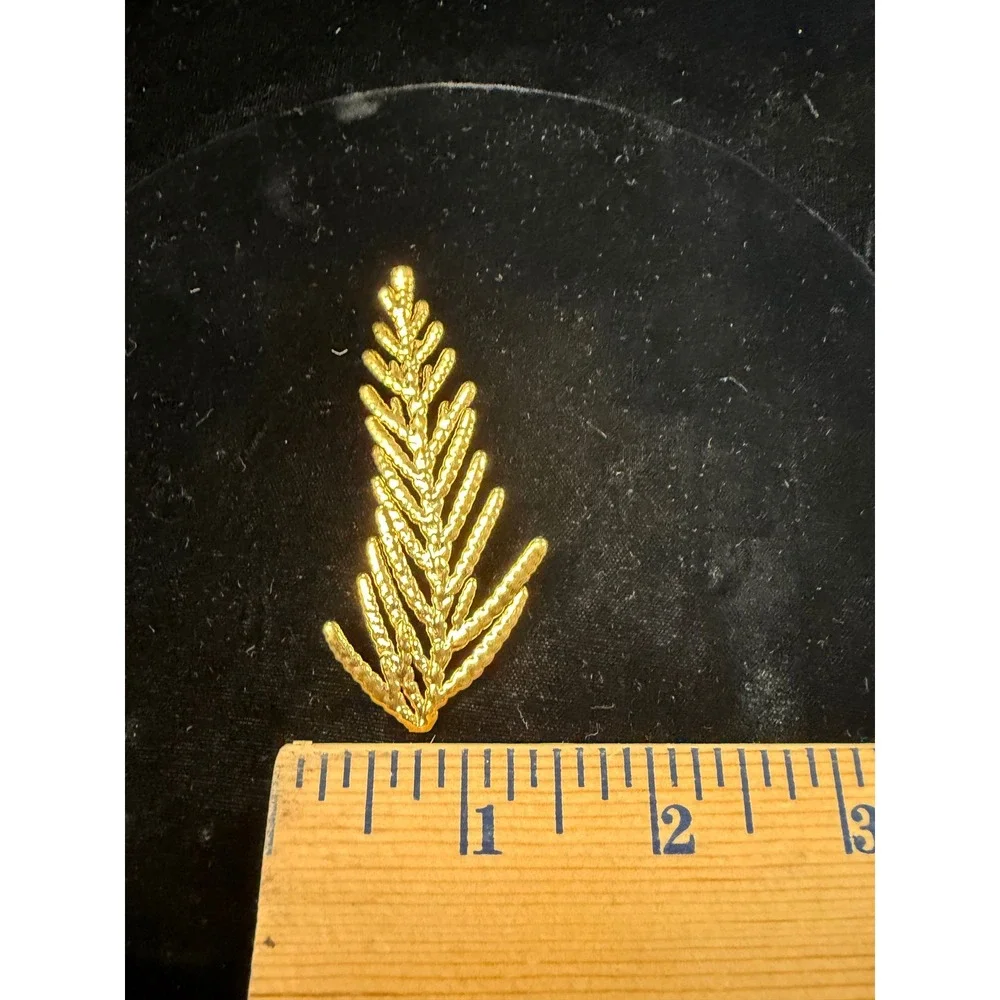Vintage Gold Tone Cedar Pine Branch Brooch Botanical Nature Pin Textured Leaf
